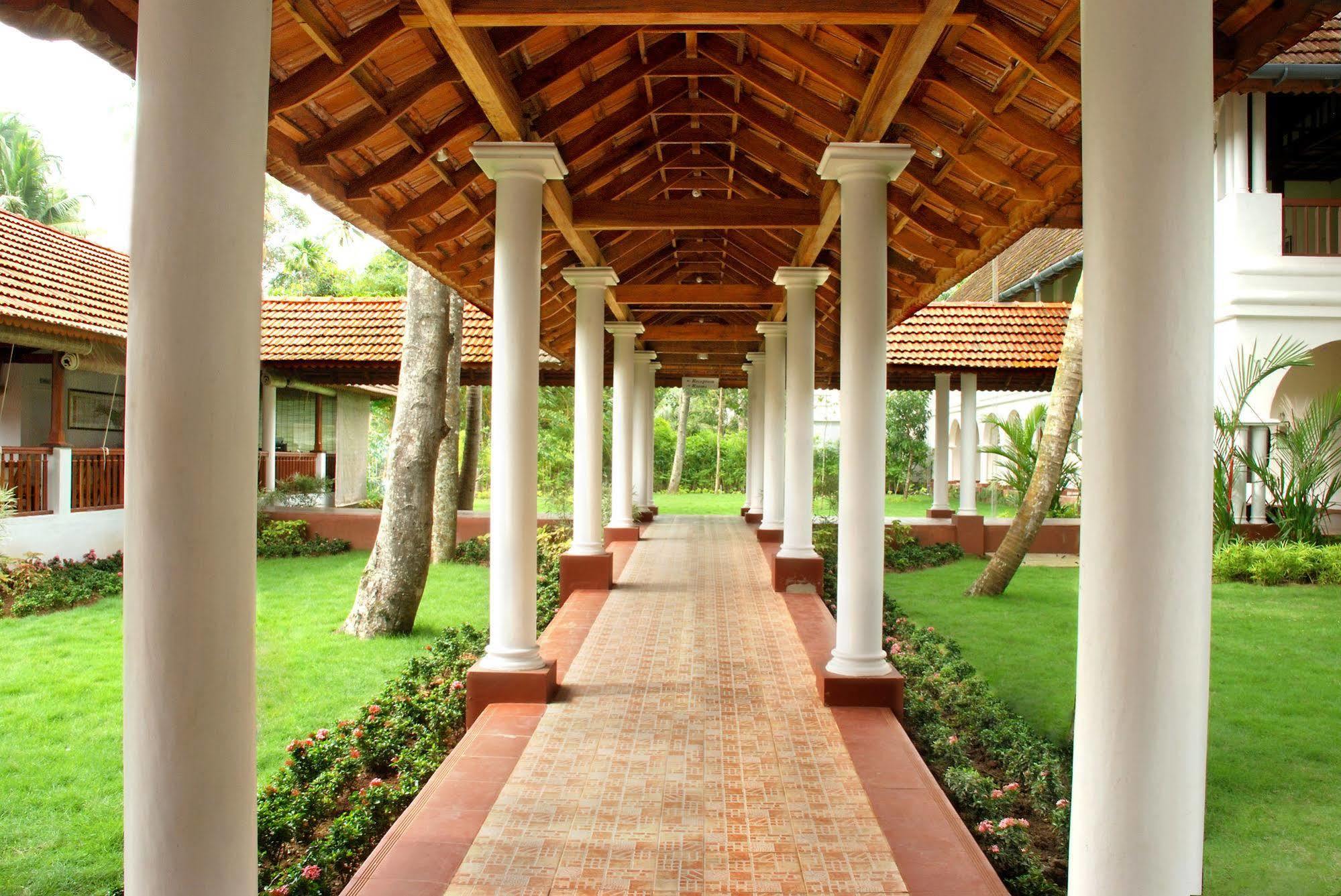 Lemon Tree Vembanad Lake Resort, Kerala Alappuzha Luaran gambar